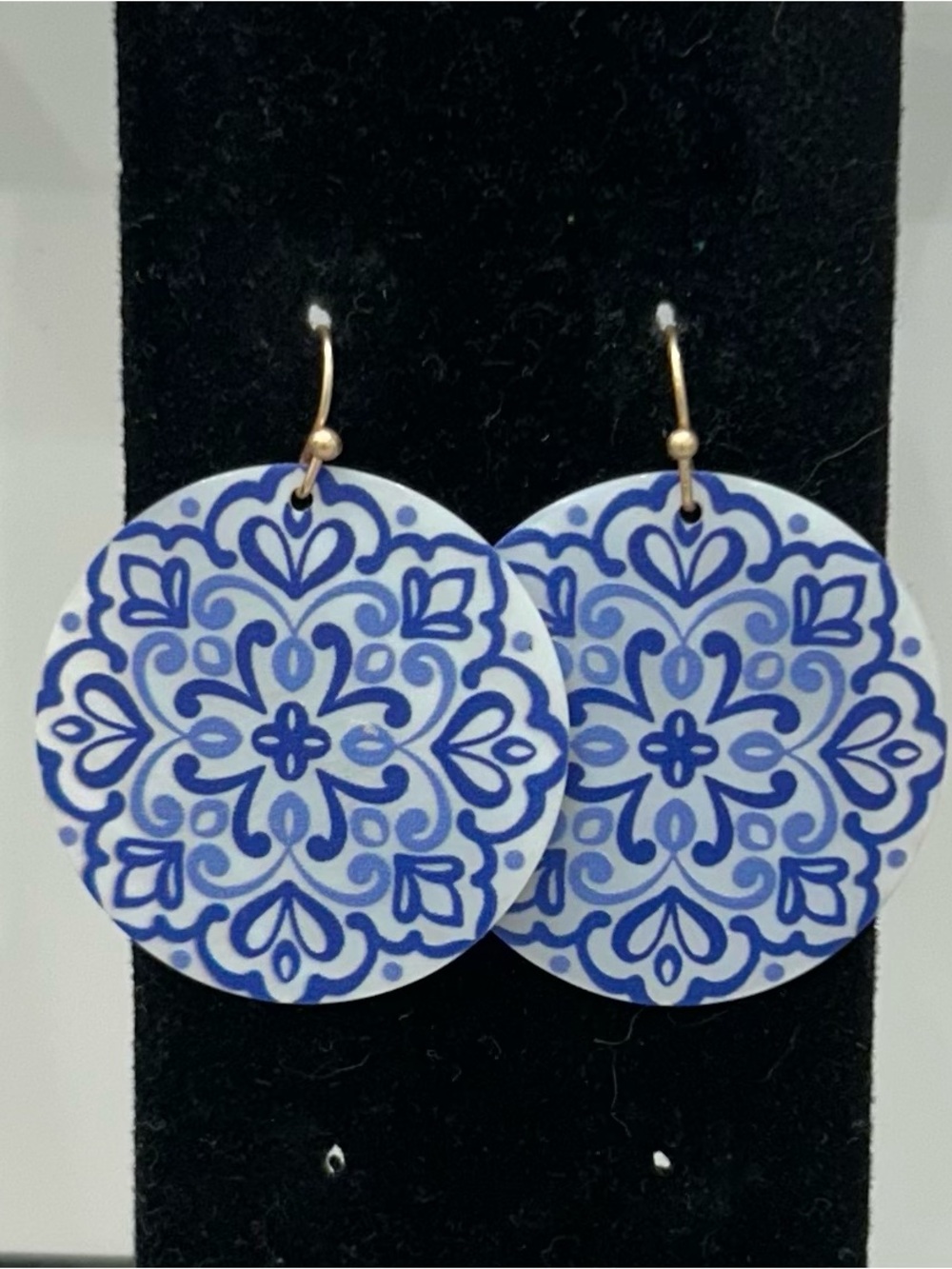 Southern Living Blue and White Round Floral Pattern Earrings